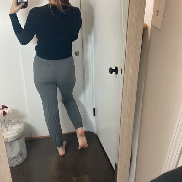 EUC TNA Aritzia Gray Joggers Small - Picture 3 of 9